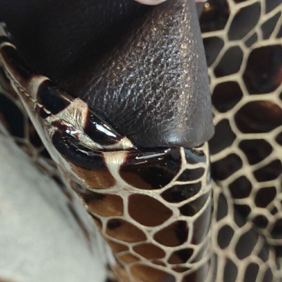 Embossed animal print NICOLI Italian tote Large. Bin- P3 - Picture 9 of 14